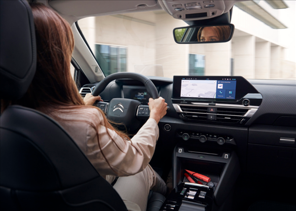 法系车最新力作 雪铁龙e-C4 X首发:纯电能跑360公里